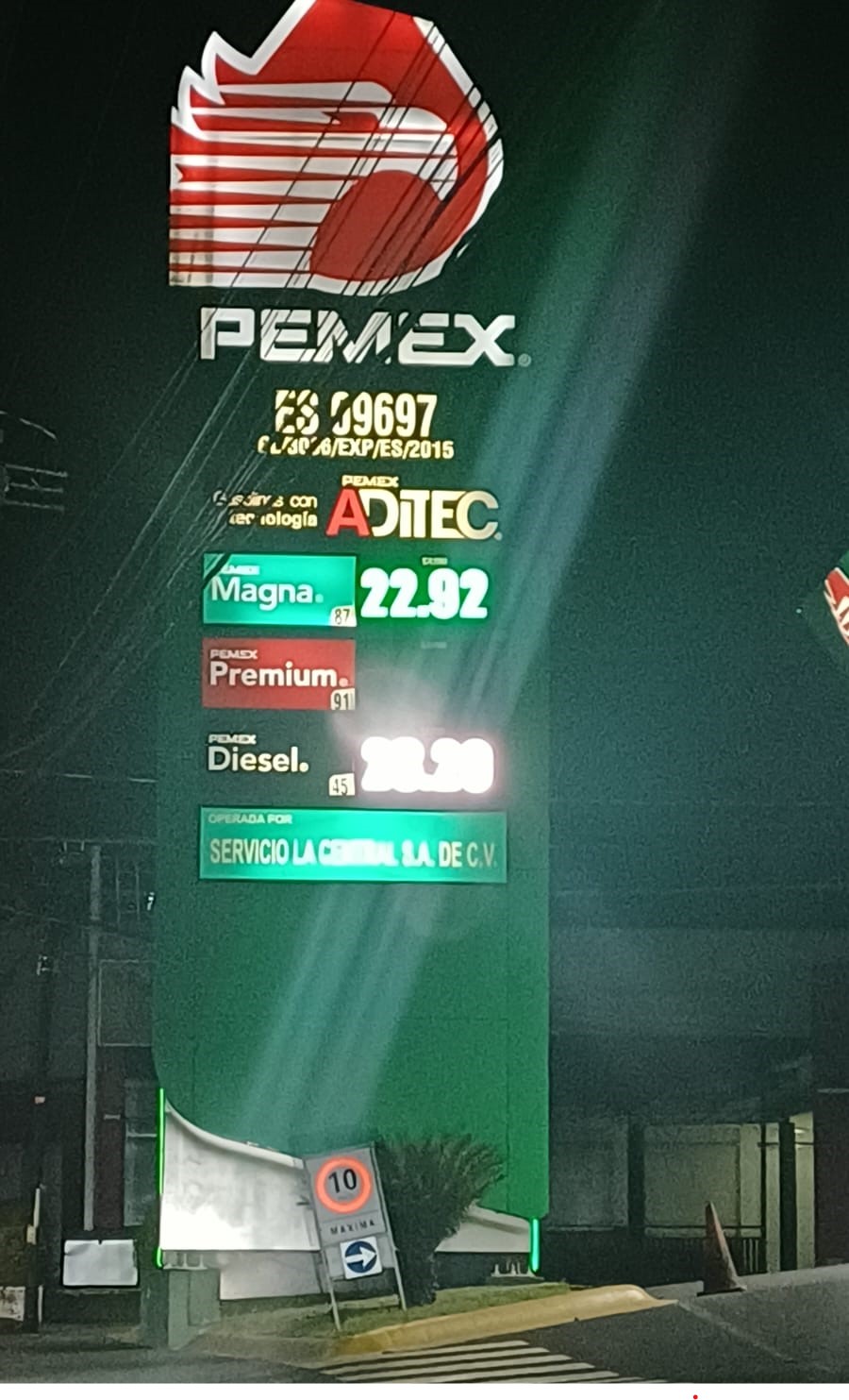 Gasolina en Uruapan: ¿Dónde cargar más barato este 16 de marzo? 4 4 1